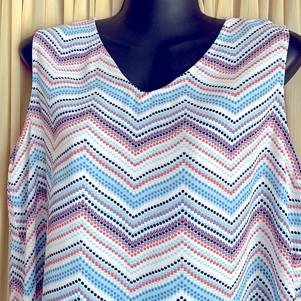 Medium Christopher & Banks Blouse Sleeveless 💙